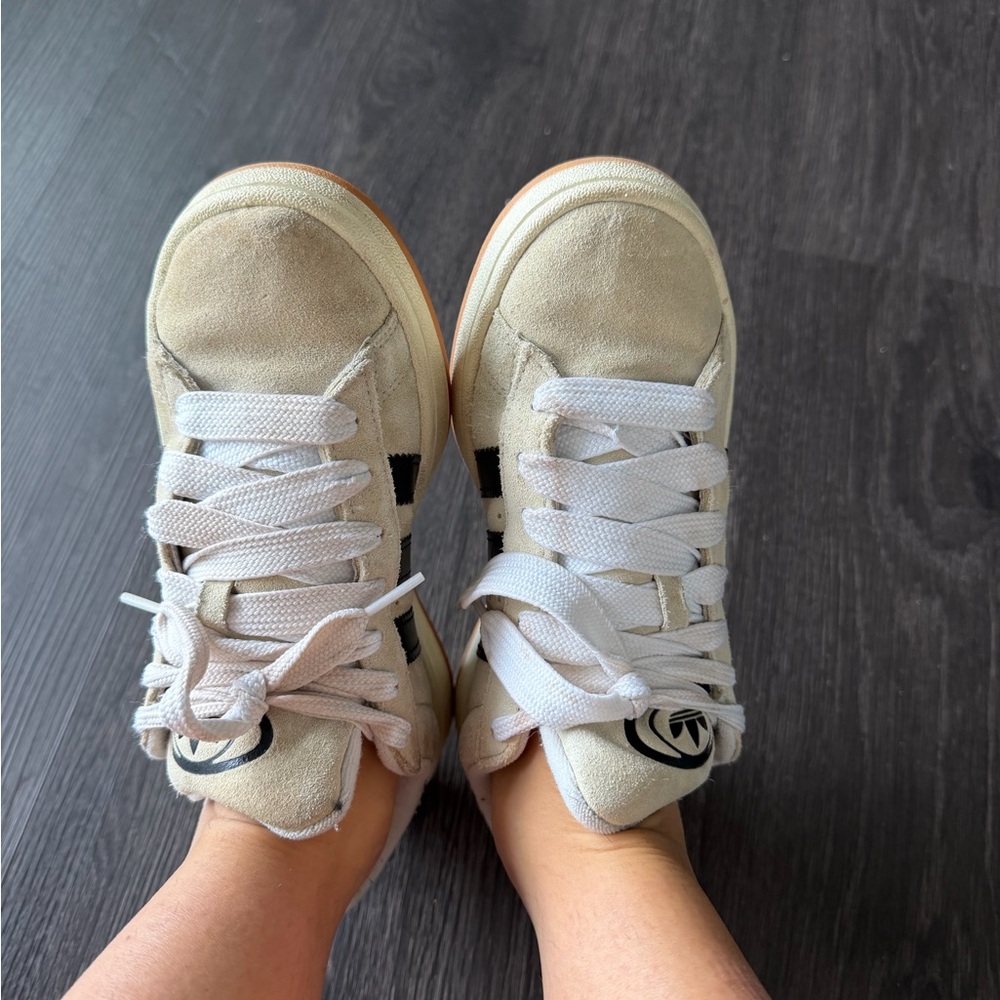 Well worn womens sneakers - Picture 6 of 6